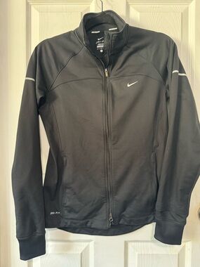 Nike Women’s Black Full-Zip Dri-FIT Bomber Jacket